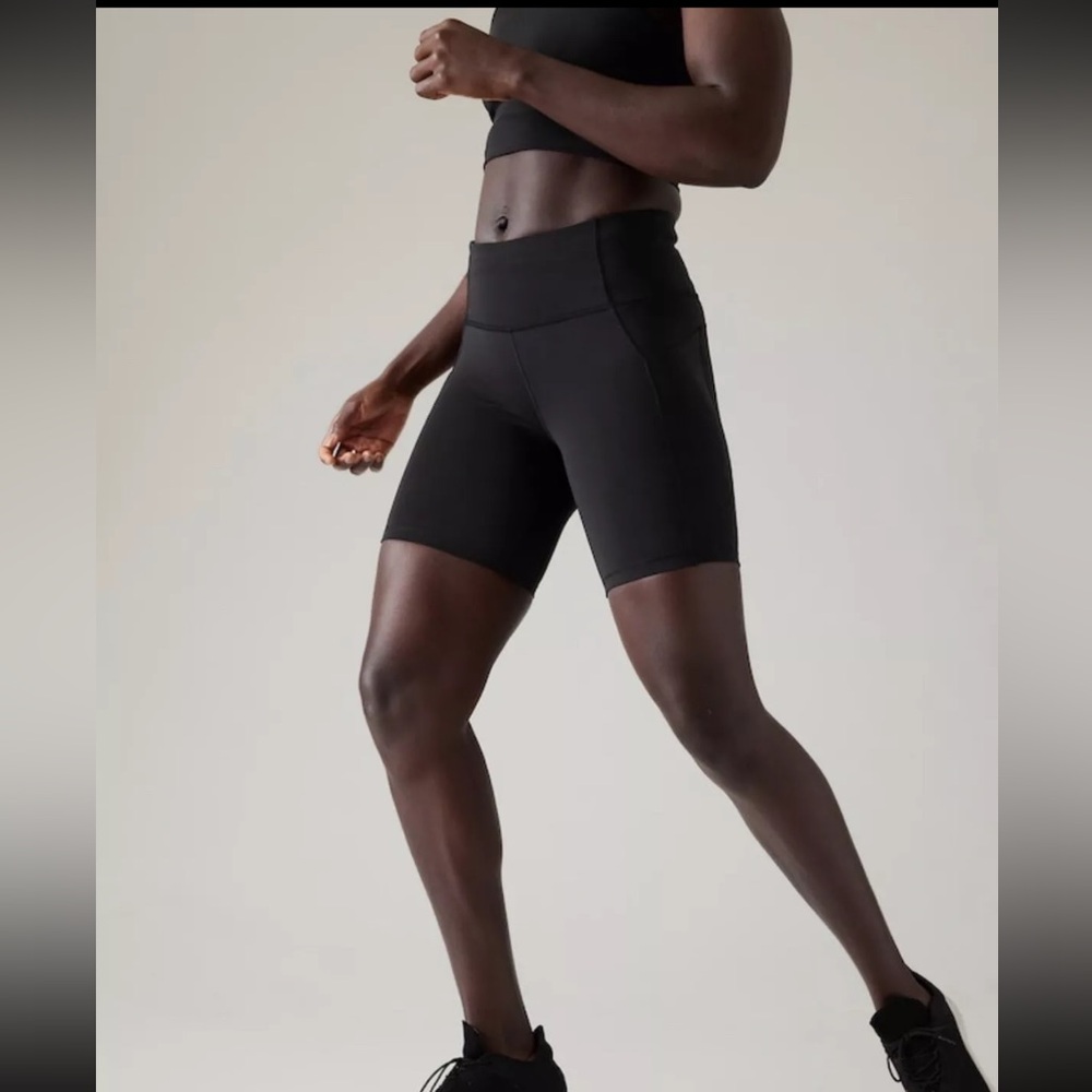 NWOT Athleta Ultimate Stash 7” Bike Short XS Extra Small Black
